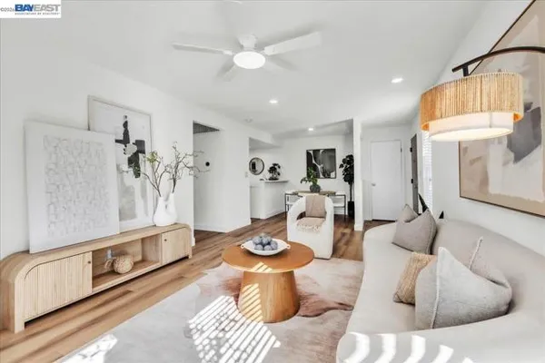54 MASSOLO DR B