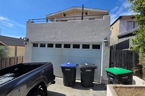 989 MIRAMAR ST