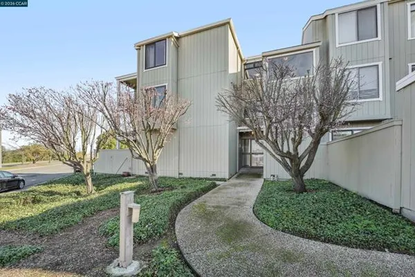 2 LAKEVIEW CT