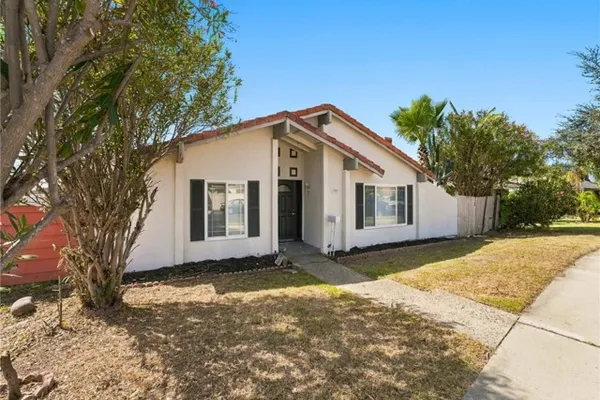 330 DEVONSHIRE DR