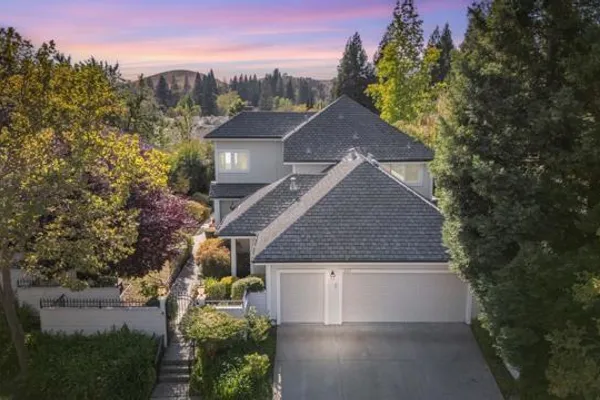 817 REDWOOD DR