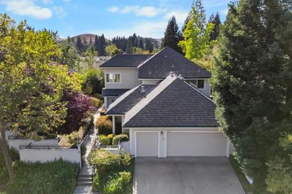 817 REDWOOD DR
