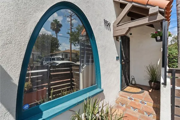 1959 HENDERSON AVE
