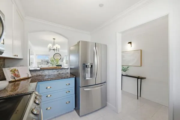 320 PENINSULA AVE 409