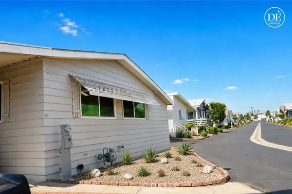 1201 W VALENCIA DR SPC 97