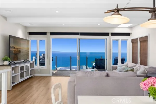1091 LA MIRADA ST