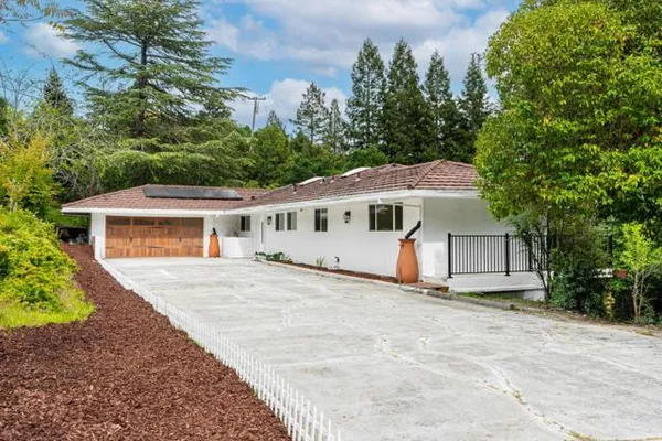 3 HARRAN CIR