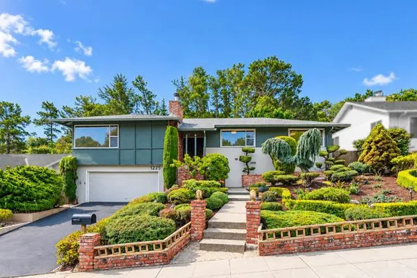1225 MURCHISON DR