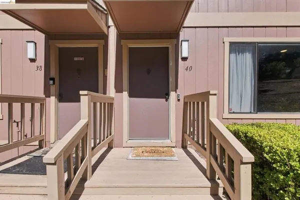 40 PARKVIEW TER