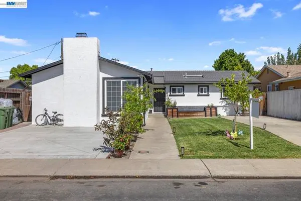 471 HELEN AVE