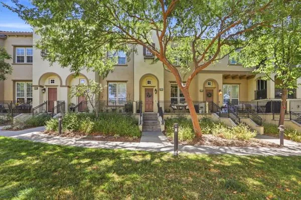 2218 SANTORO LN