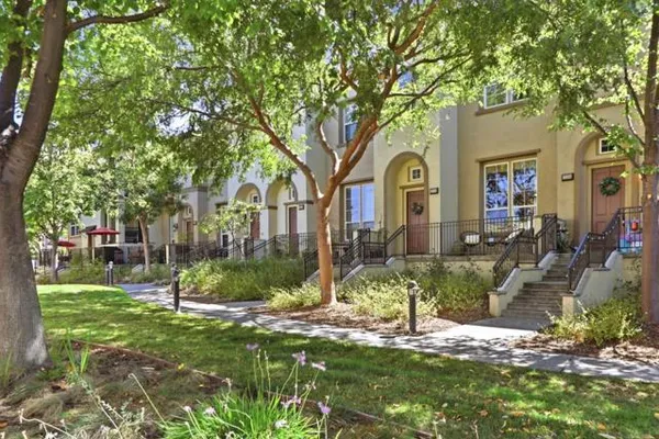 2218 SANTORO LN