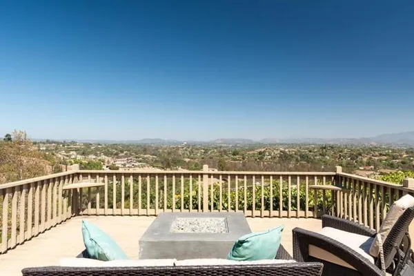 4880 SAN JACINTO CIR
