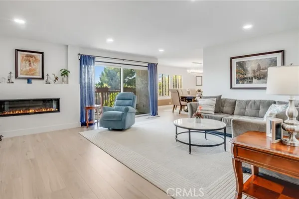 6330 RIVIERA CIR