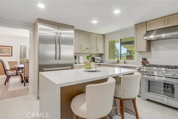 6330 RIVIERA CIR
