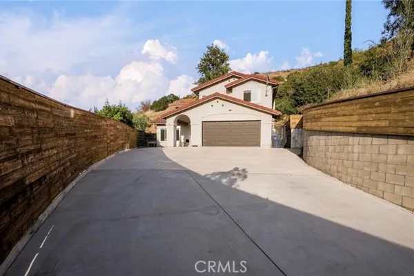 10110 SUNLAND BLVD