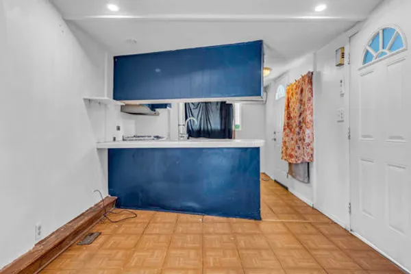 68916 H ST 75