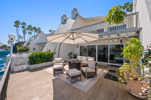 13 ANTIGUA CT