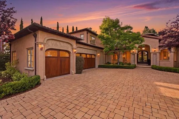 5 COLTON CT