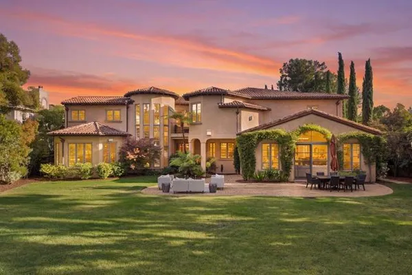 5 COLTON CT