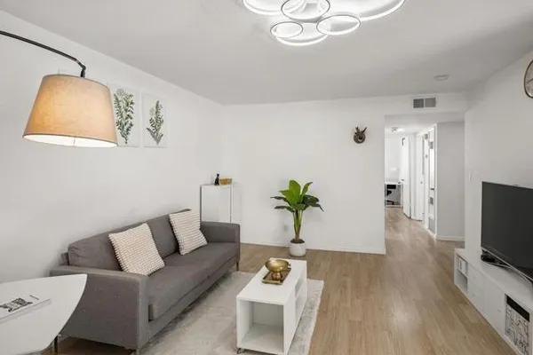 255 S RENGSTORFF AVE 139