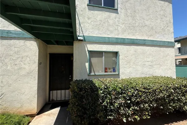 1817 E GRAND AVE 49