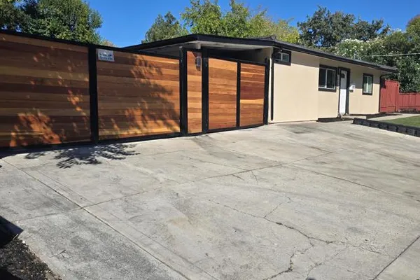 3121 COWELL RD