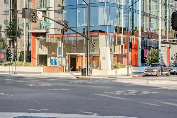 188 W SAINT JAMES ST 11101