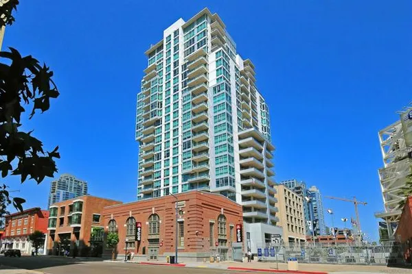 325 7TH AVE 211