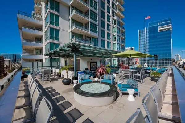 325 7TH AVE 211