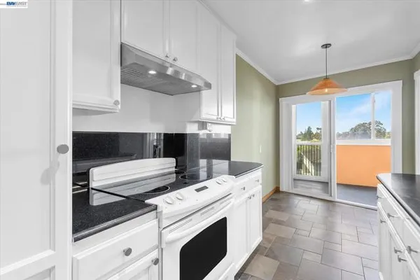 2137 OTIS DR 305