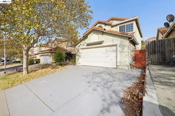 2210 SOUTHWOOD DR