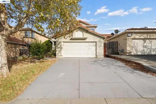 2210 SOUTHWOOD DR