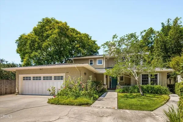 404 LOS ROBLES LN