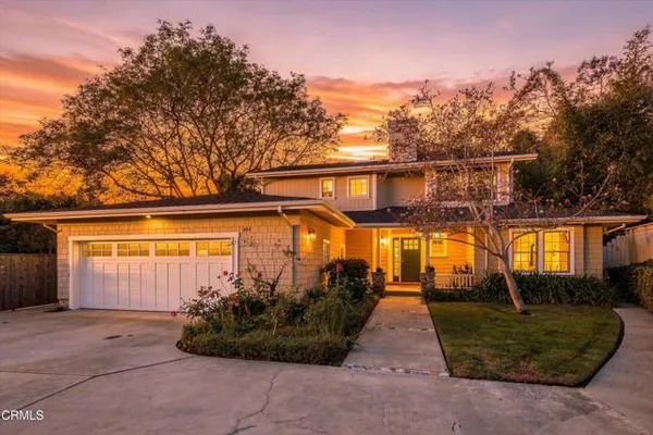 404 LOS ROBLES LN