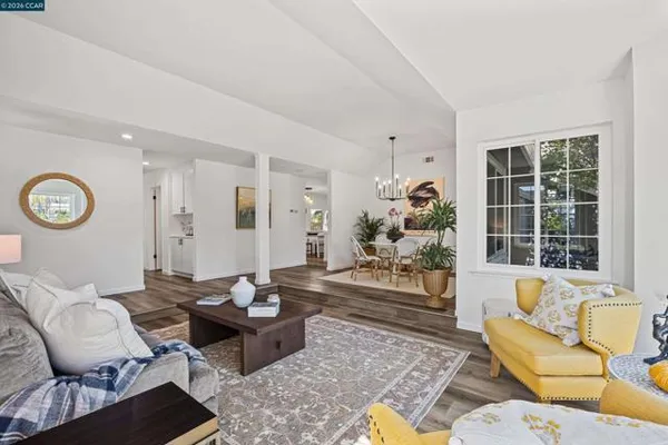 9953 MANGOS DR