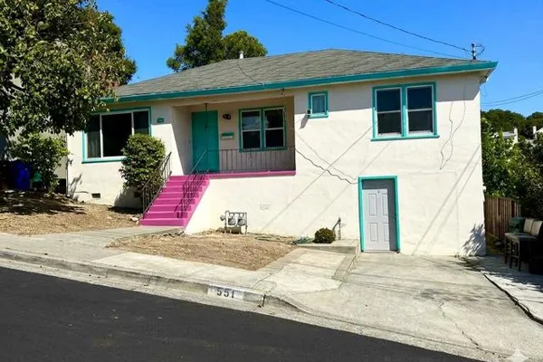 551 VALLEJO AVE
