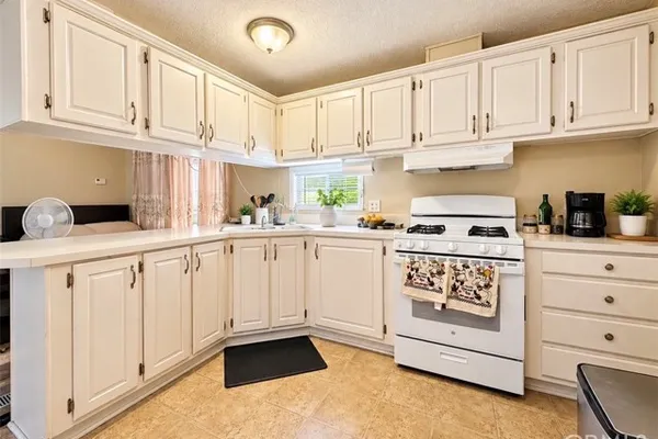 17820 LAKEWOOD BLVD SPC 24