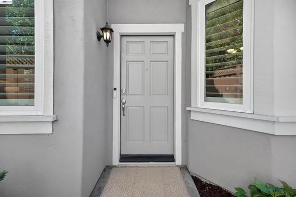 305 SUTTON CIR