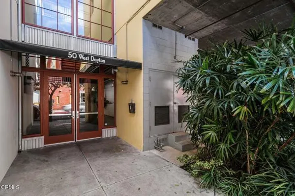 50 W DAYTON ST 209