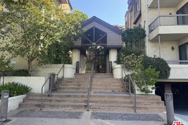 236 N LOUISE ST 204