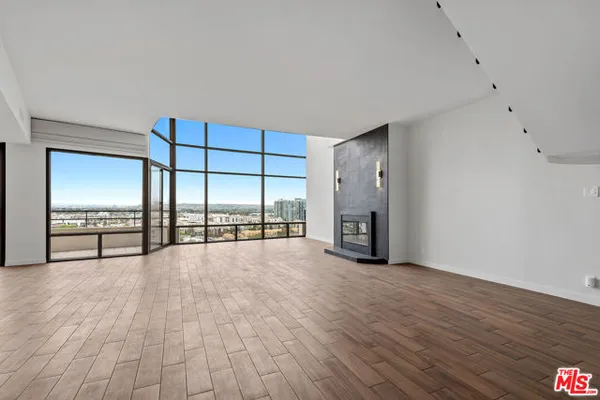 4337 MARINA CITY DR 42