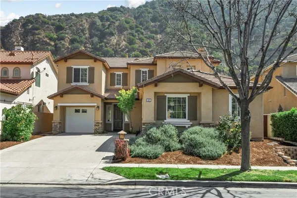 22 RIVER ROCK CT