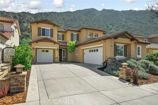 22 RIVER ROCK CT