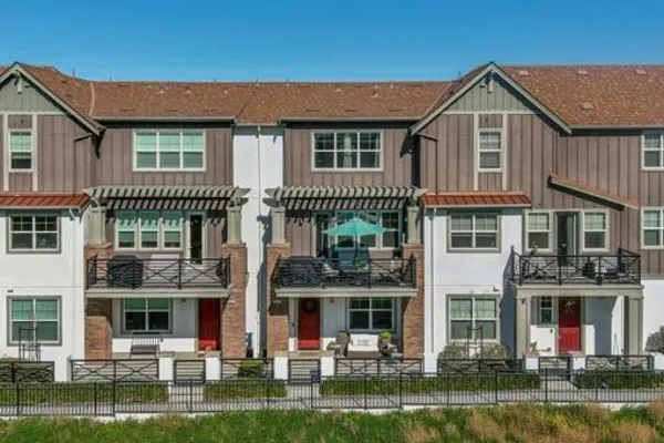 3987 DOBBINS LOOP