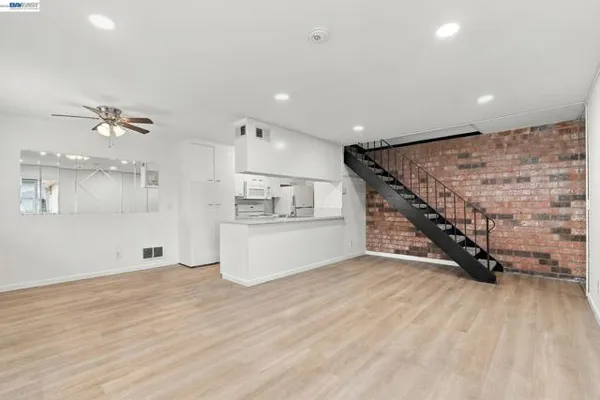 2201 PARTRIDGE WAY 2