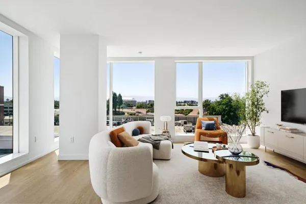 188 W SAINT JAMES ST 10416