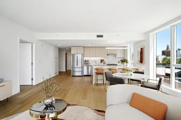 188 W SAINT JAMES ST 10416