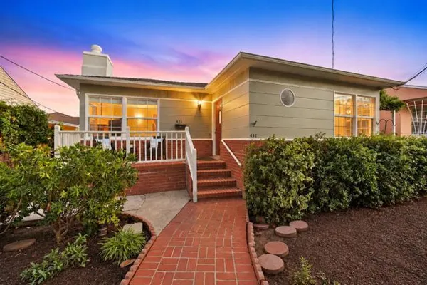 435 PORTOLA DR