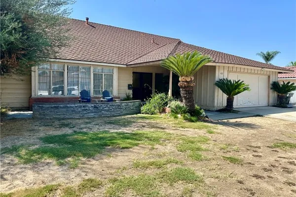 408 LARRY LN